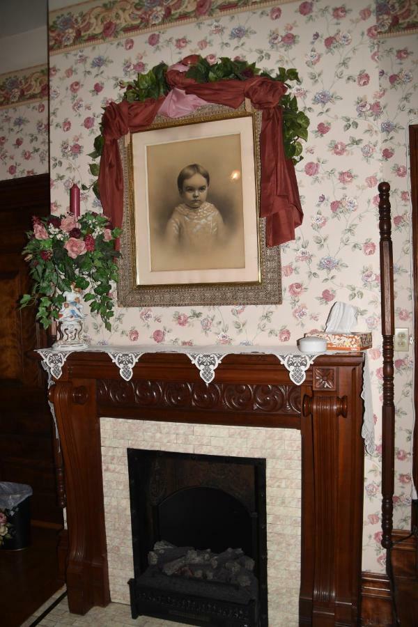 Charles Nelson Schmick House Bed & Breakfast Leetonia Exterior photo